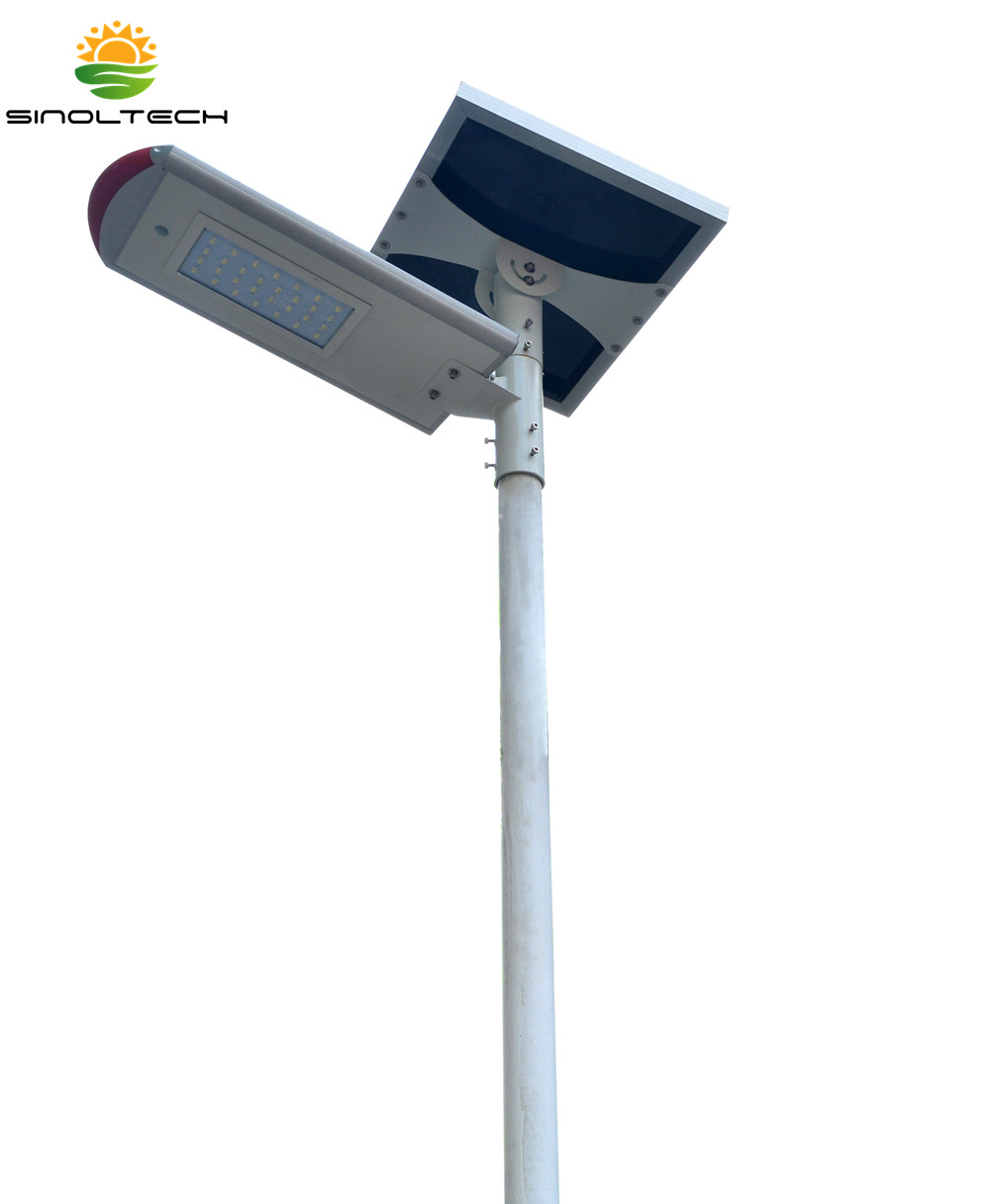 SPLIT Solar panel integrated street light